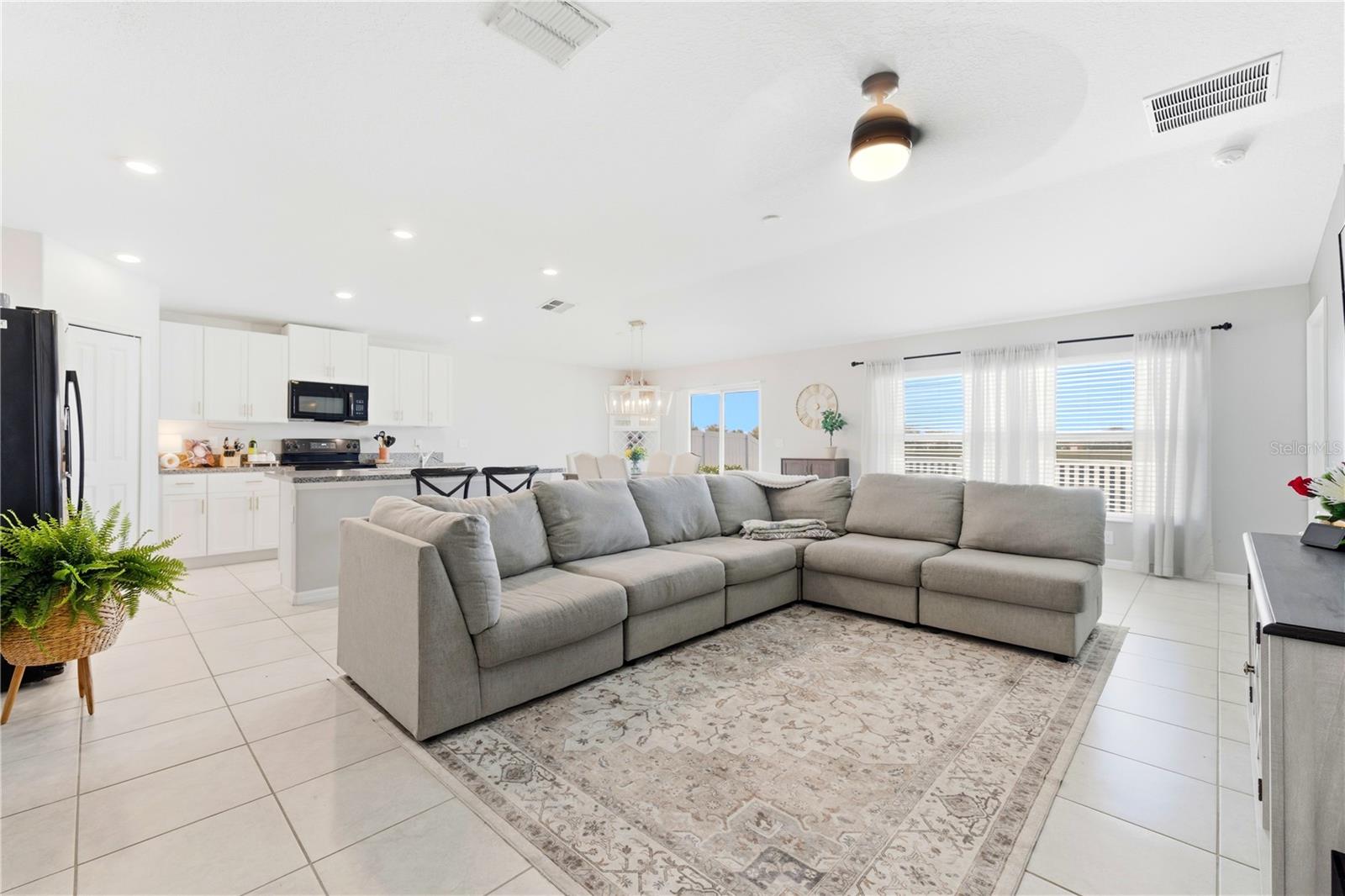 Gorgeous Open Concept Living with high ceilings