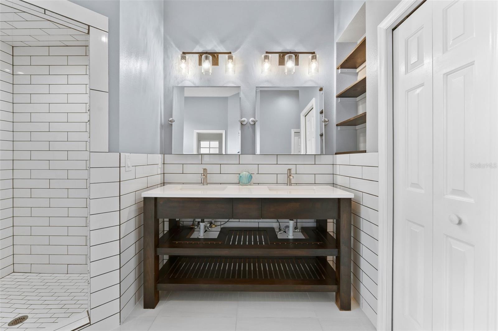 Master bathroom Vanity