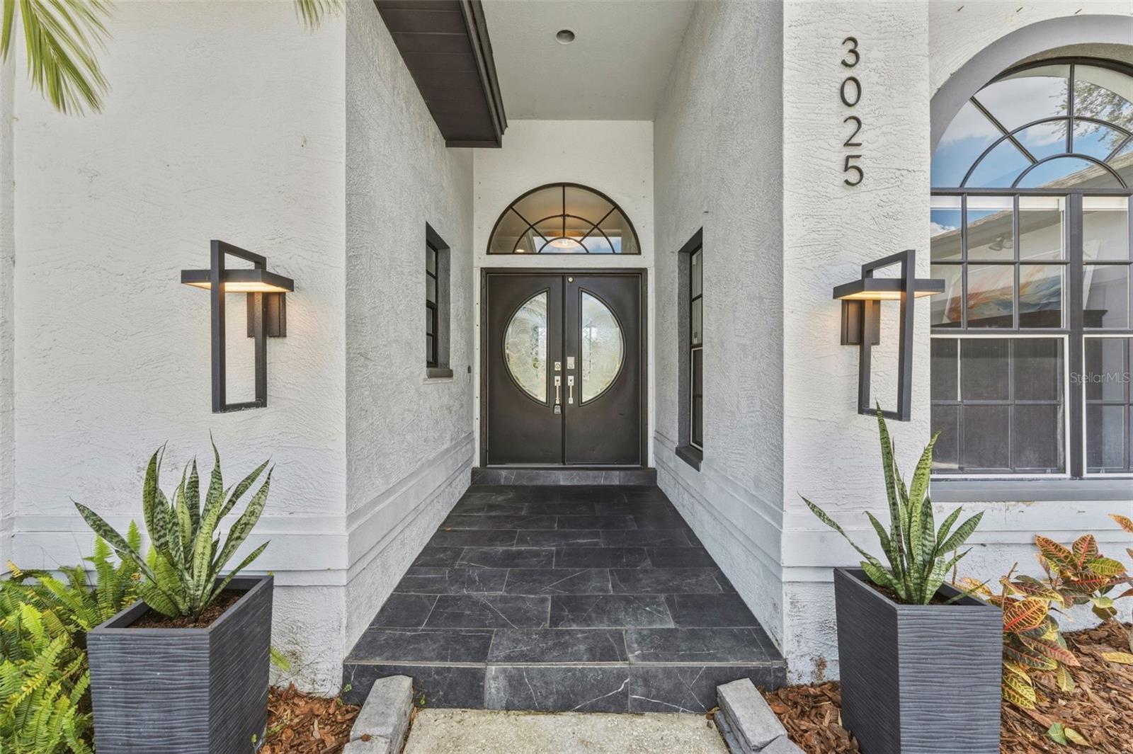 Entry Way with Double Doors!