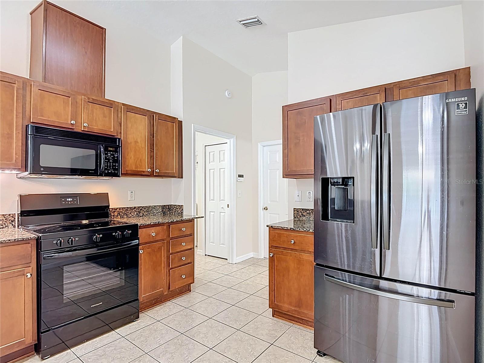 Kitchen with a brand new stove