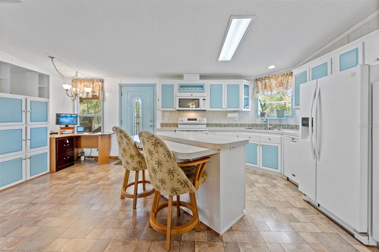 Spacious Kitchen with Breakfast Nook