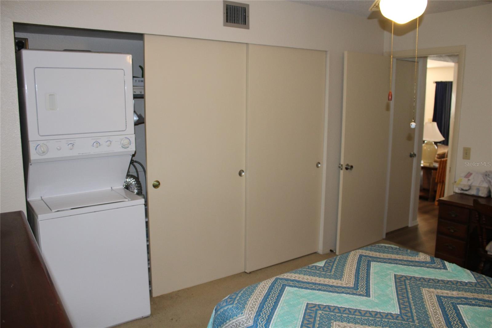 Washer/Dryer Hookups