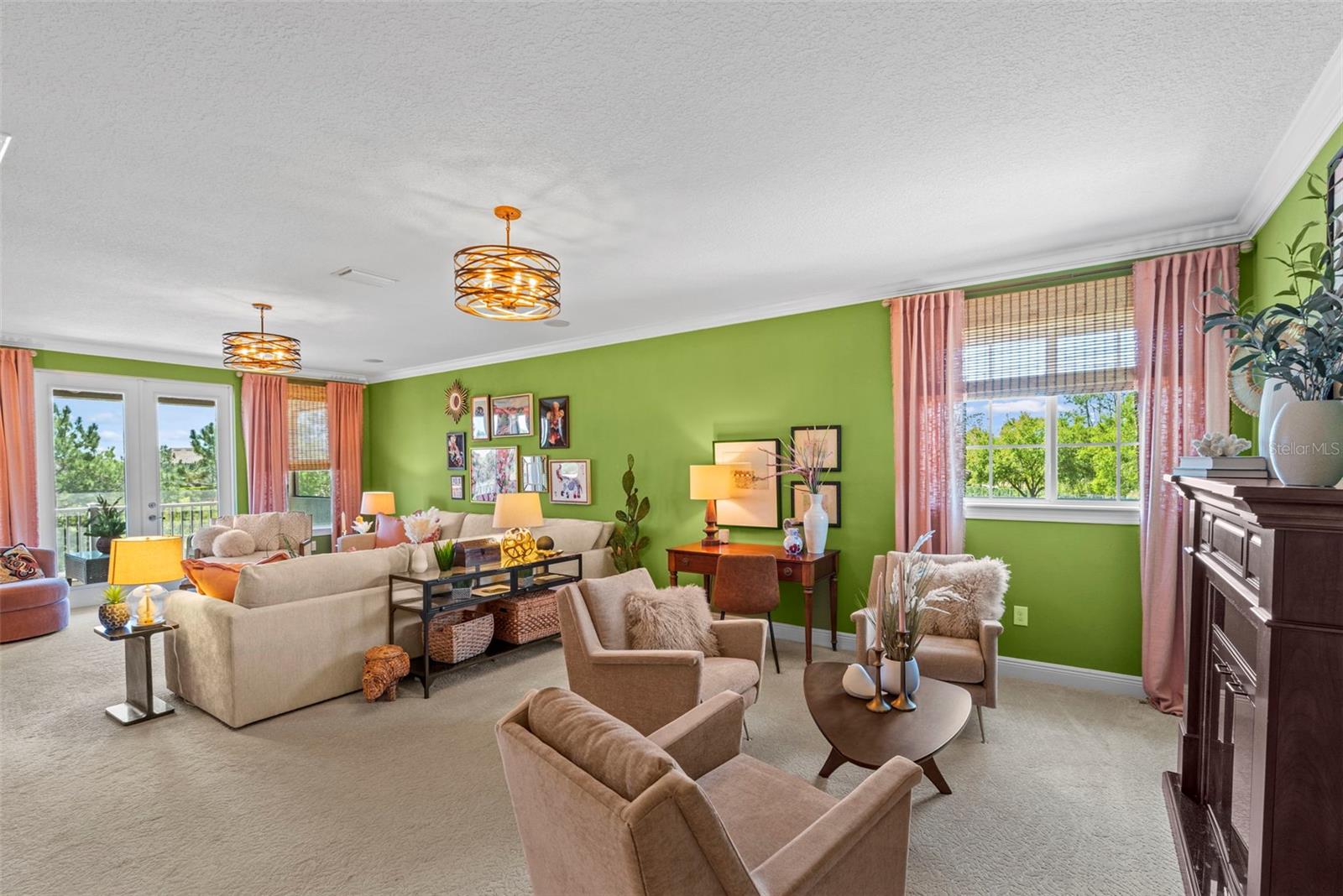 Large Bonus room - or additional suite with large walk in closet and en-suite bath