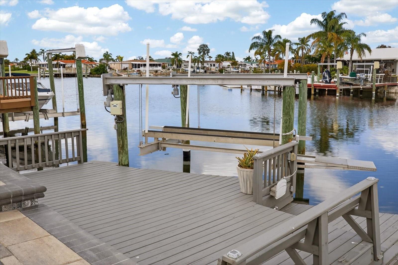 Stationary dock with 10,0000 lb BOAT LIFT