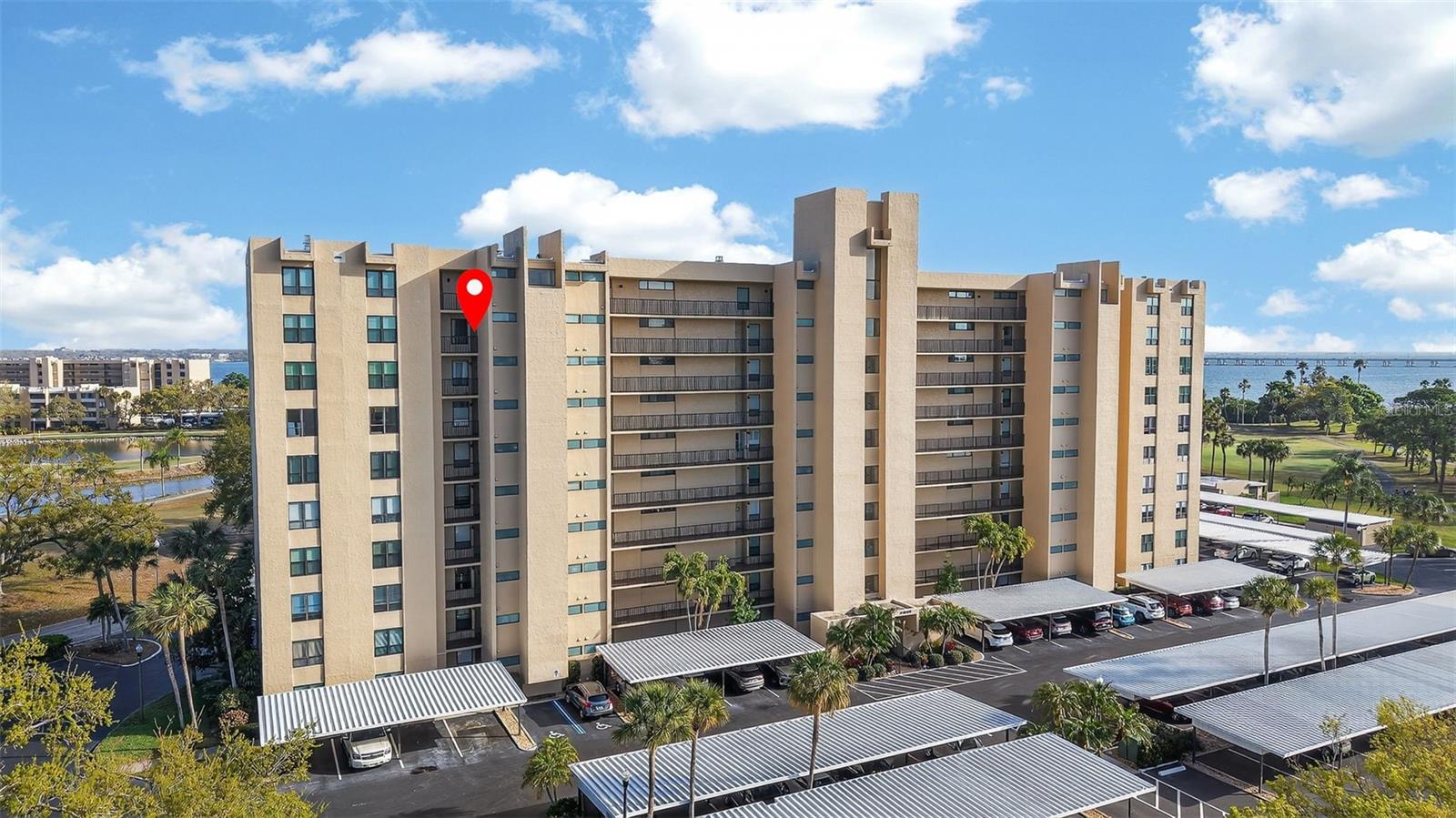 9th Floor with amazing veiws of Tampa Bay and the Cove Cay golf course!