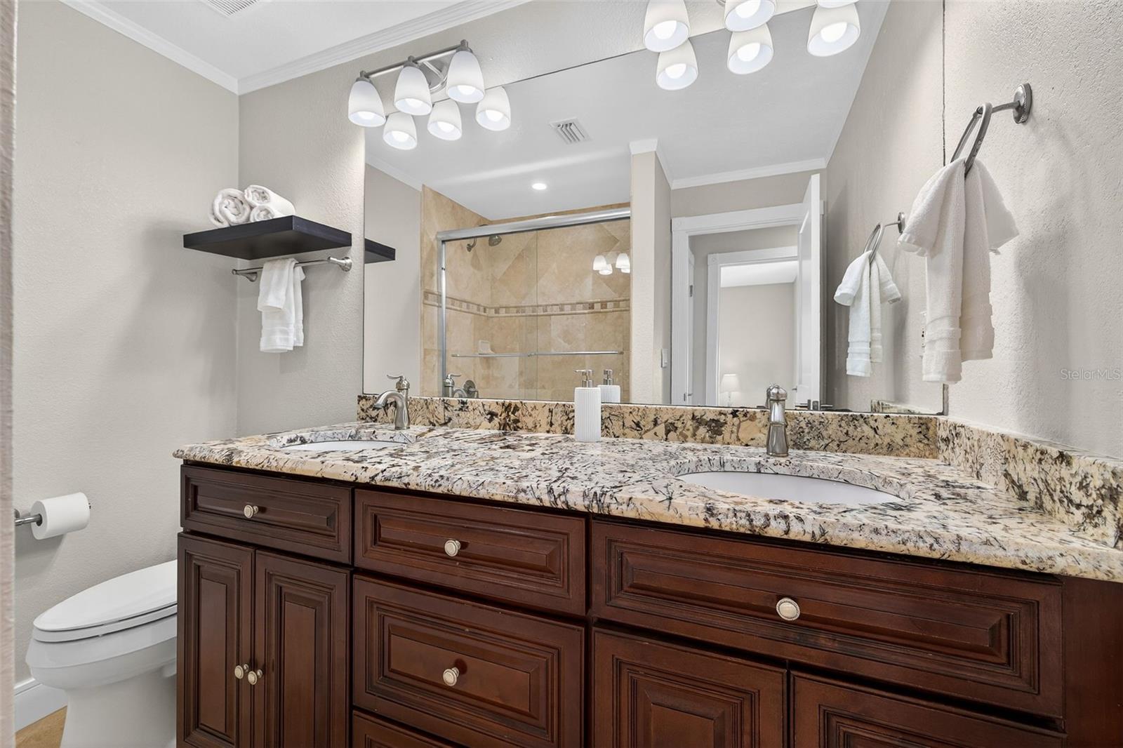 Secondary bathroom for secondary bedrooms or guest bedroom.