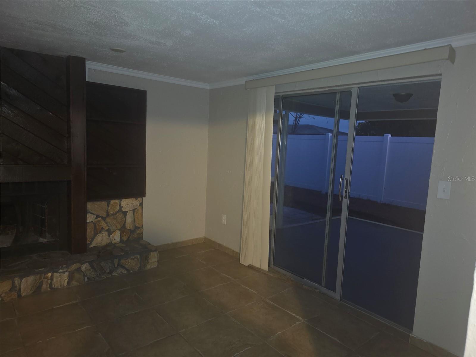 Slide doors to the Lanai