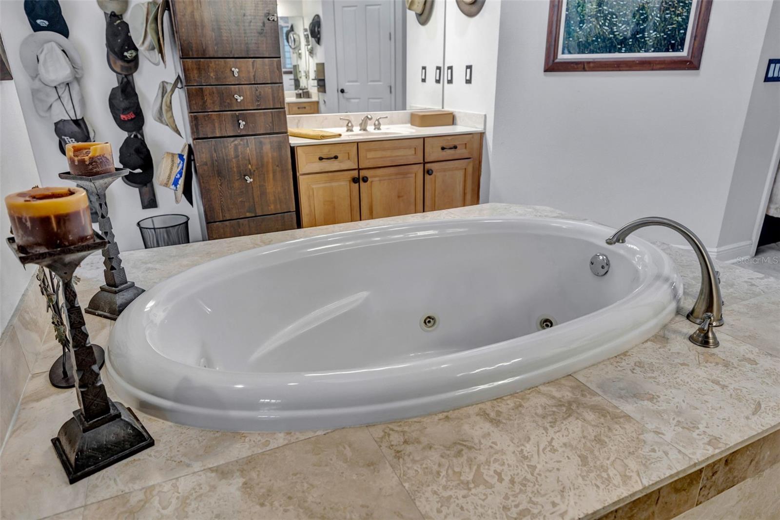 Primary En-Suite Bath