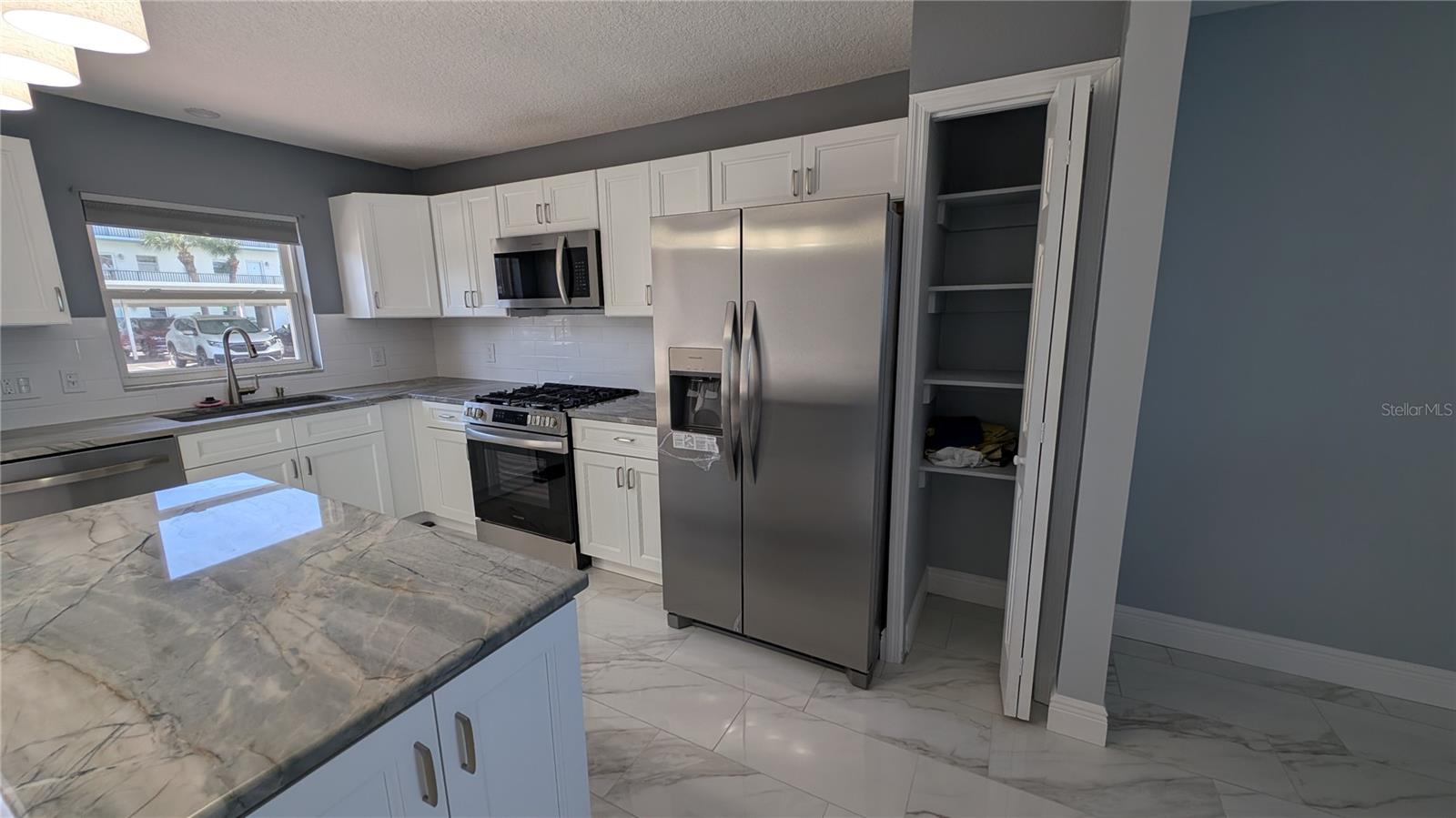 All appliances are NEW! Includes the GAS range!