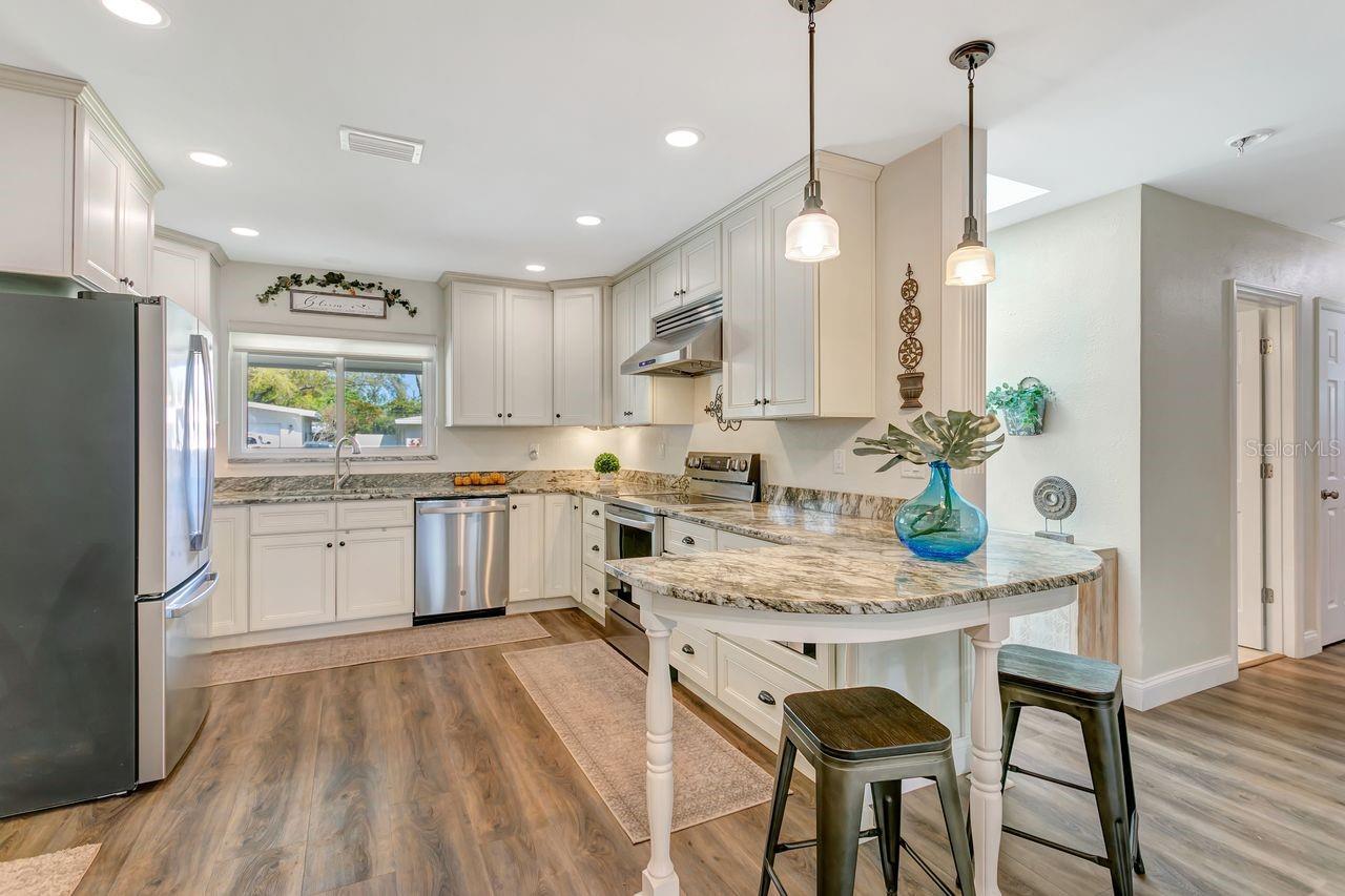 Beautifully updated kitchen