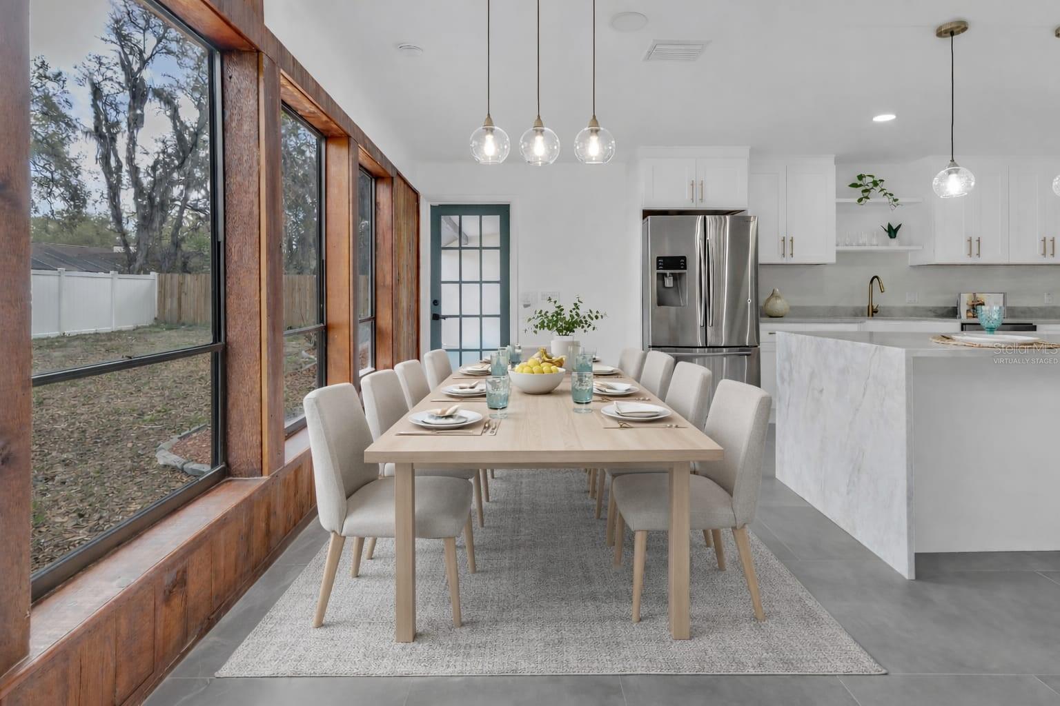 Dinnete virtually Staged