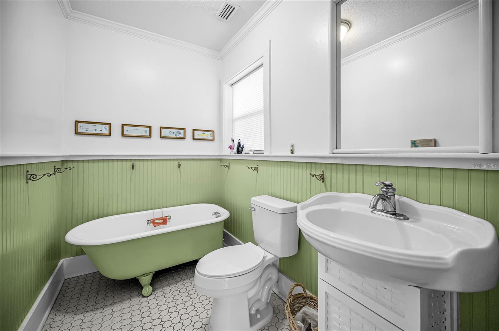 Pool Bathroom 1st floor