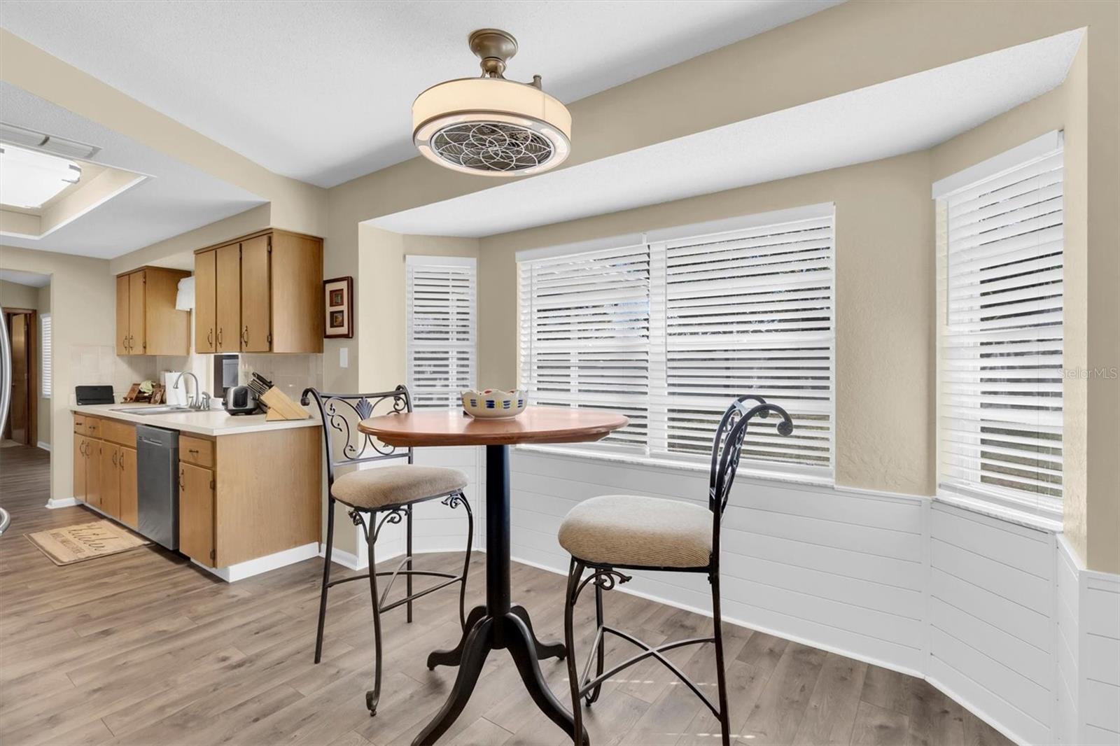 Eat in dinette area in kitchen