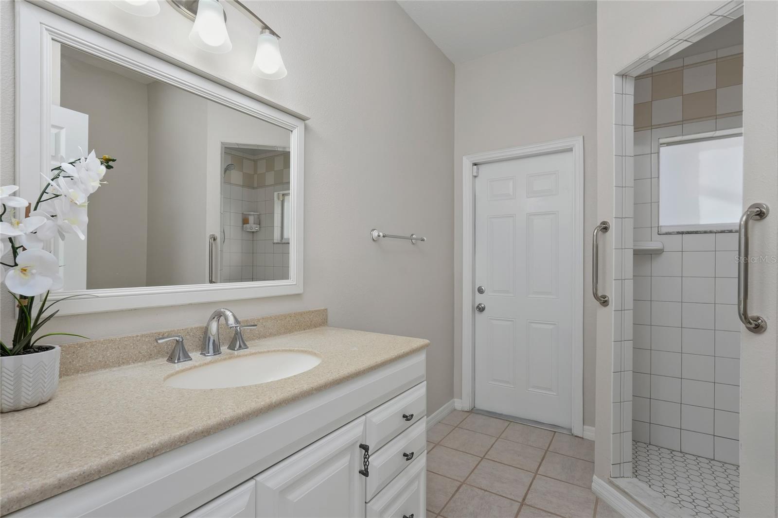 Downstairs Full Bath with external entry!