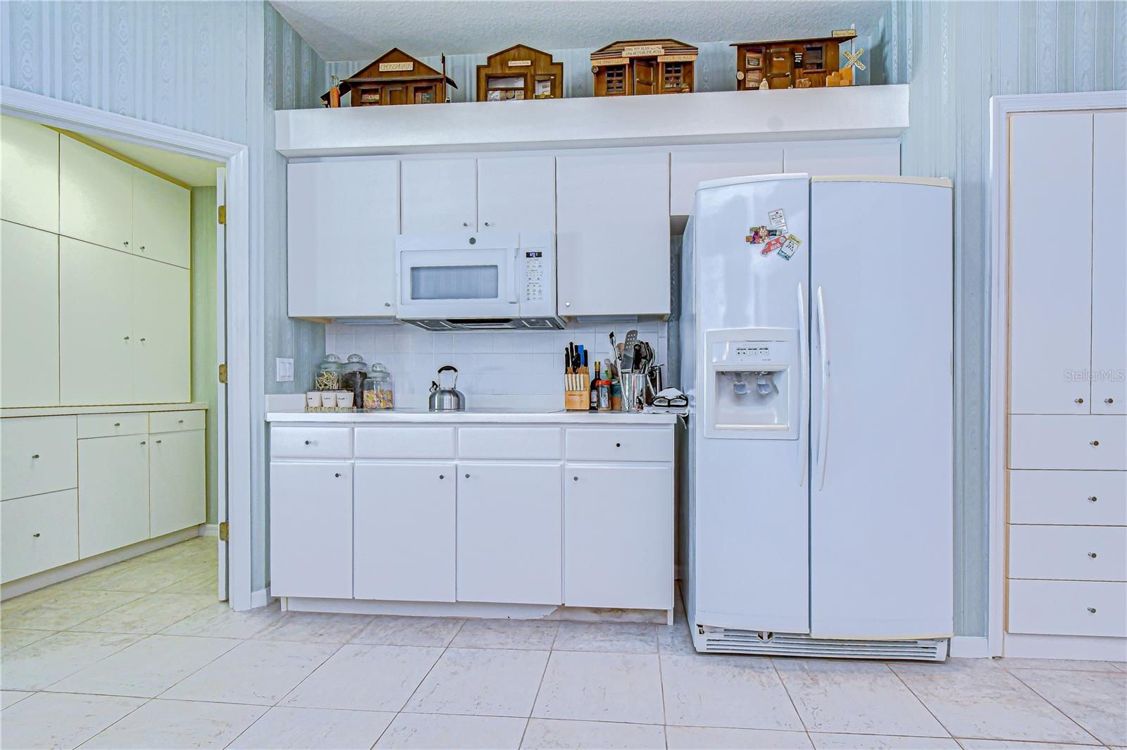 Solid-surface Corian countertops