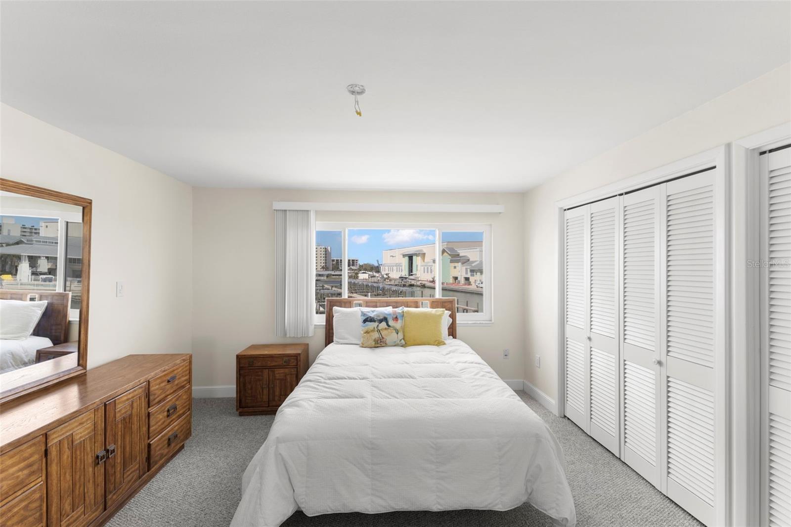 MASTER WITH BUILT IN CLOSET