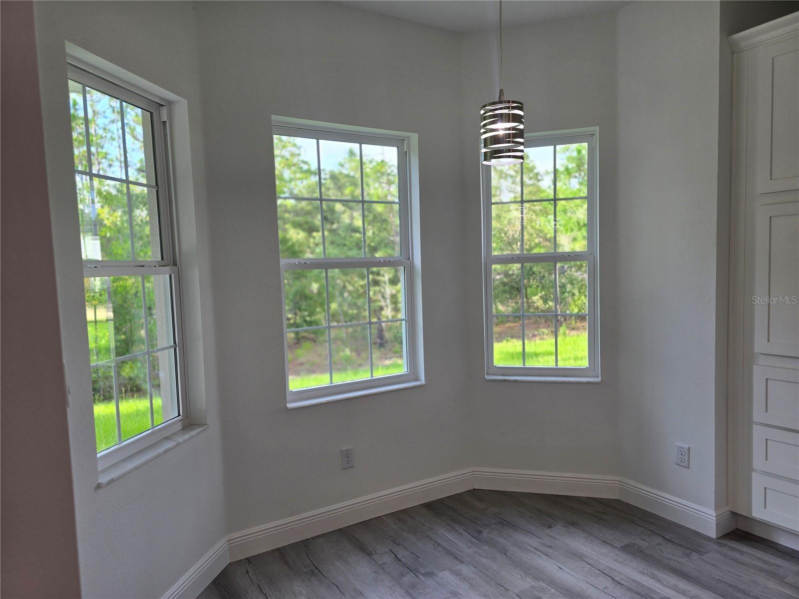 BREAKFAST NOOK