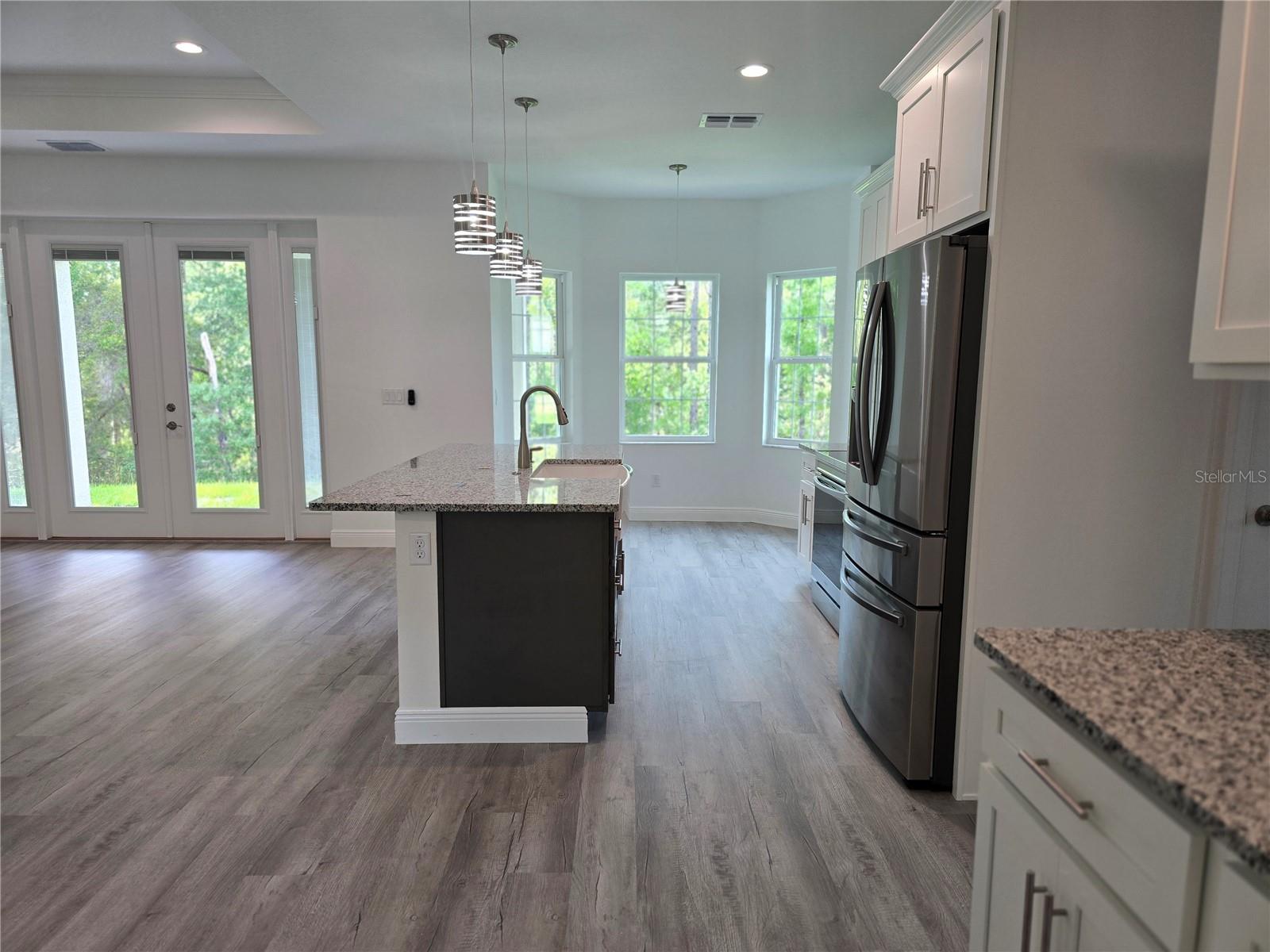 OPEN FLOOR PLAN