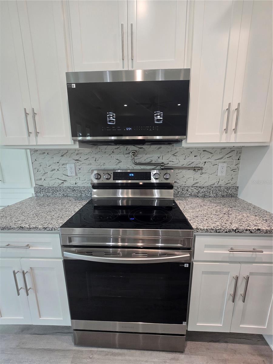STAINLESS STEEL APPLIANCES