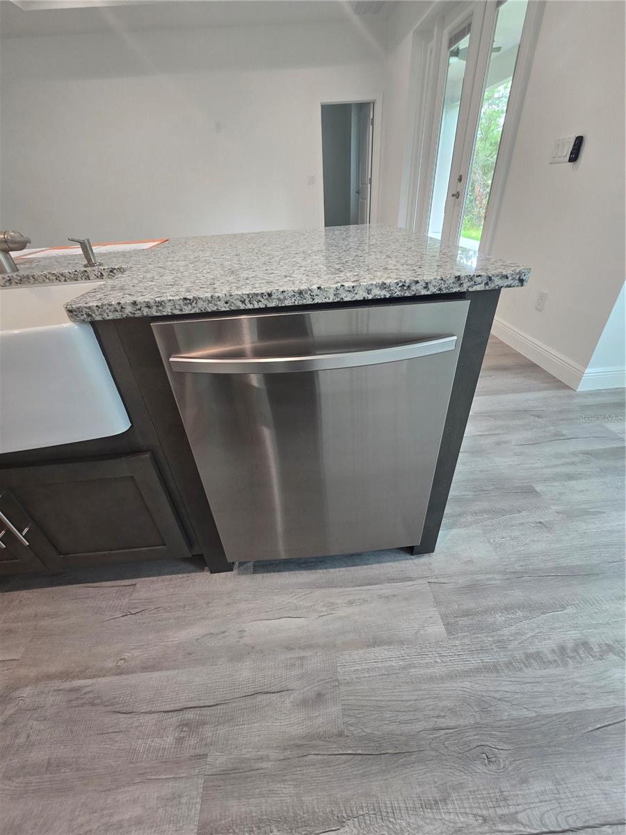 STAINLESS STEEL APPLIANCES