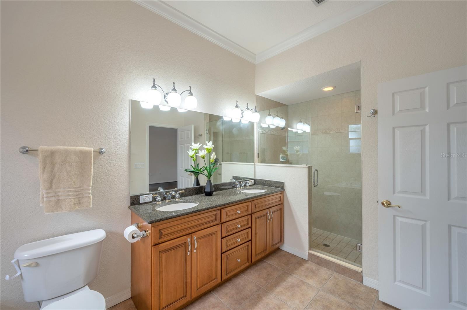 Primary Bath - Dual Sinks