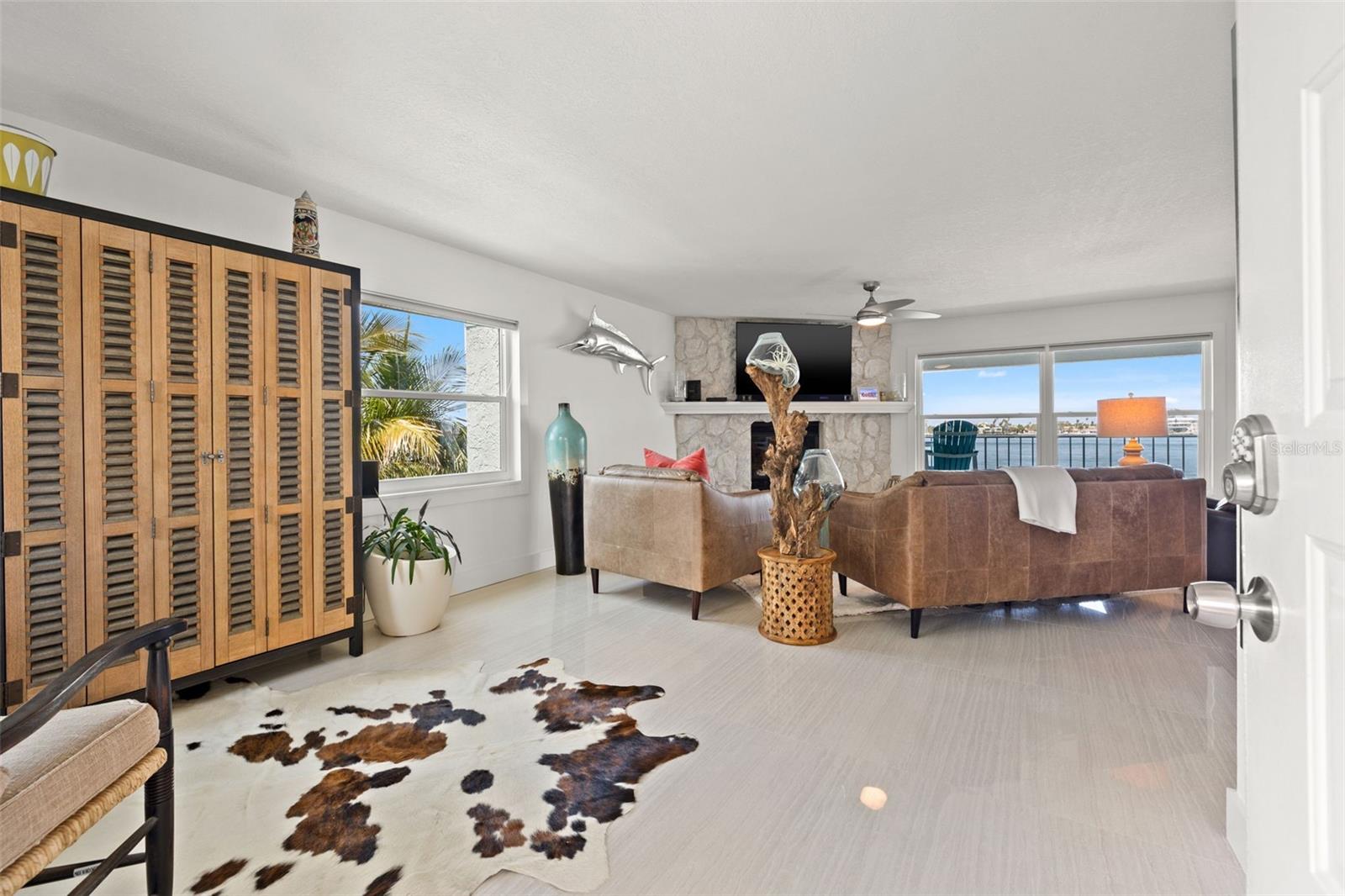 Light and bright corner unit