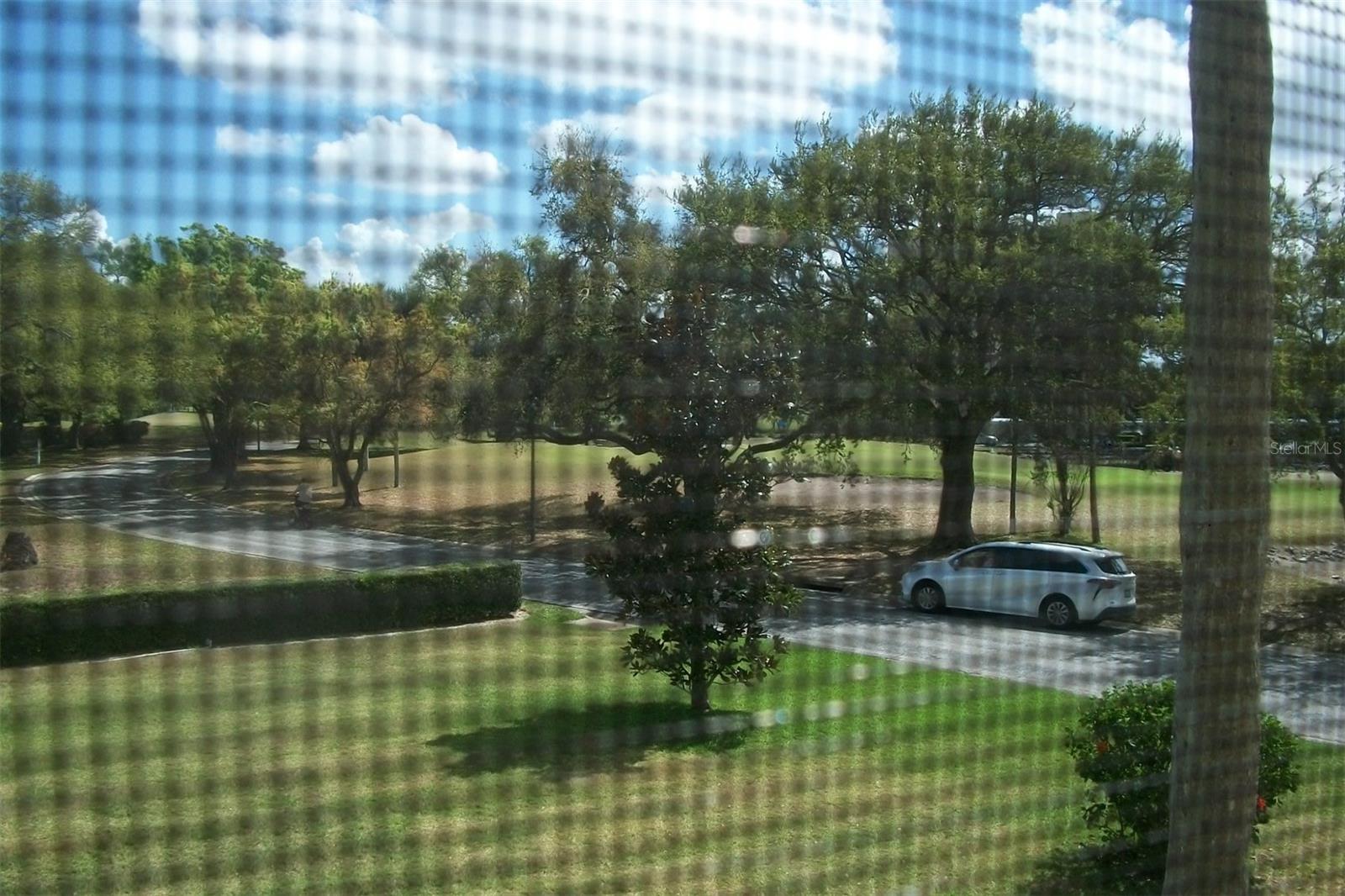 Florida room has window that open with Screens, for that fresh Florida air, Plus front door has screen door for great cross ventilation.