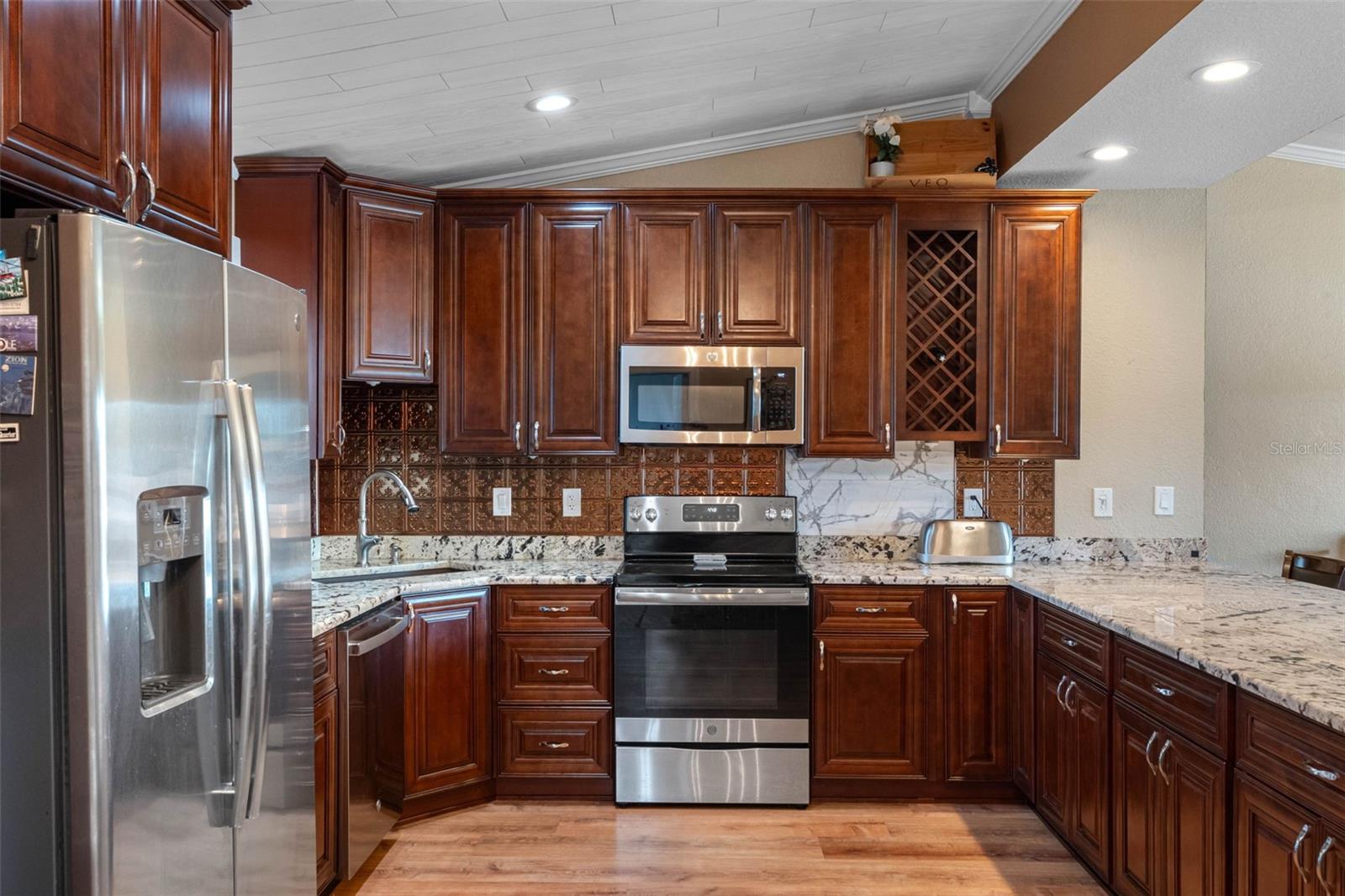 Kitchen Shot #3...  Well Laid out Kitchen..