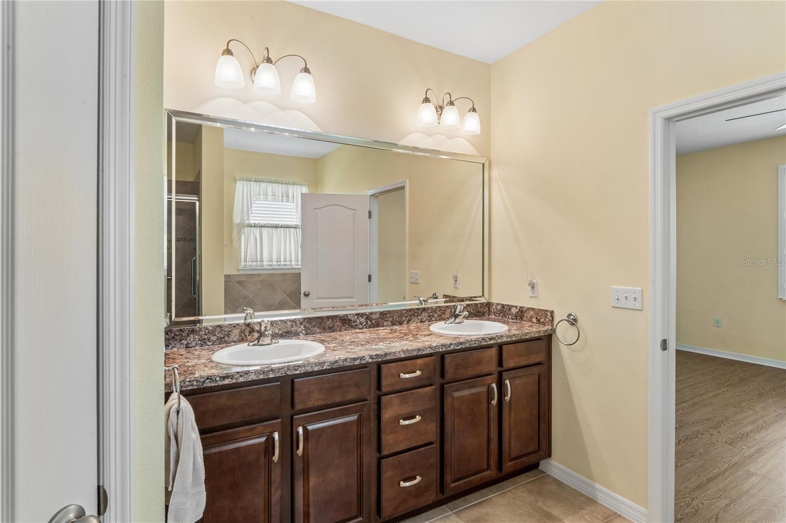 CONVENIENT STORAGE IN VANITY