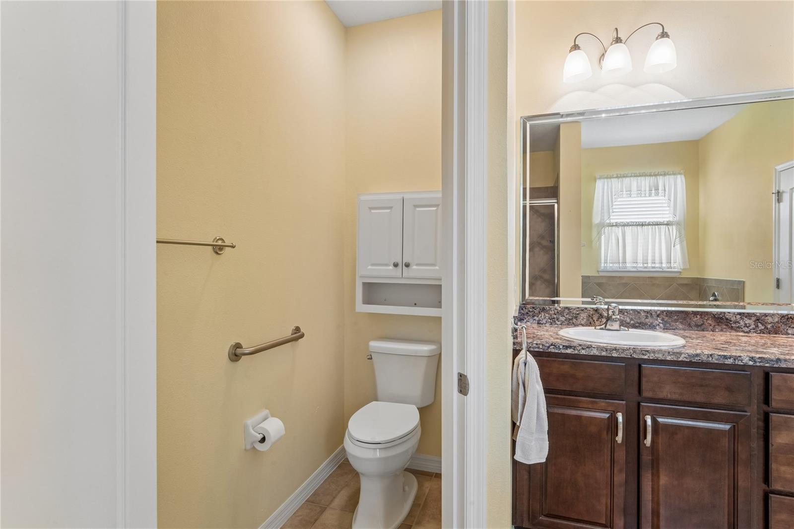 PRIVATE COMMODE ROOM