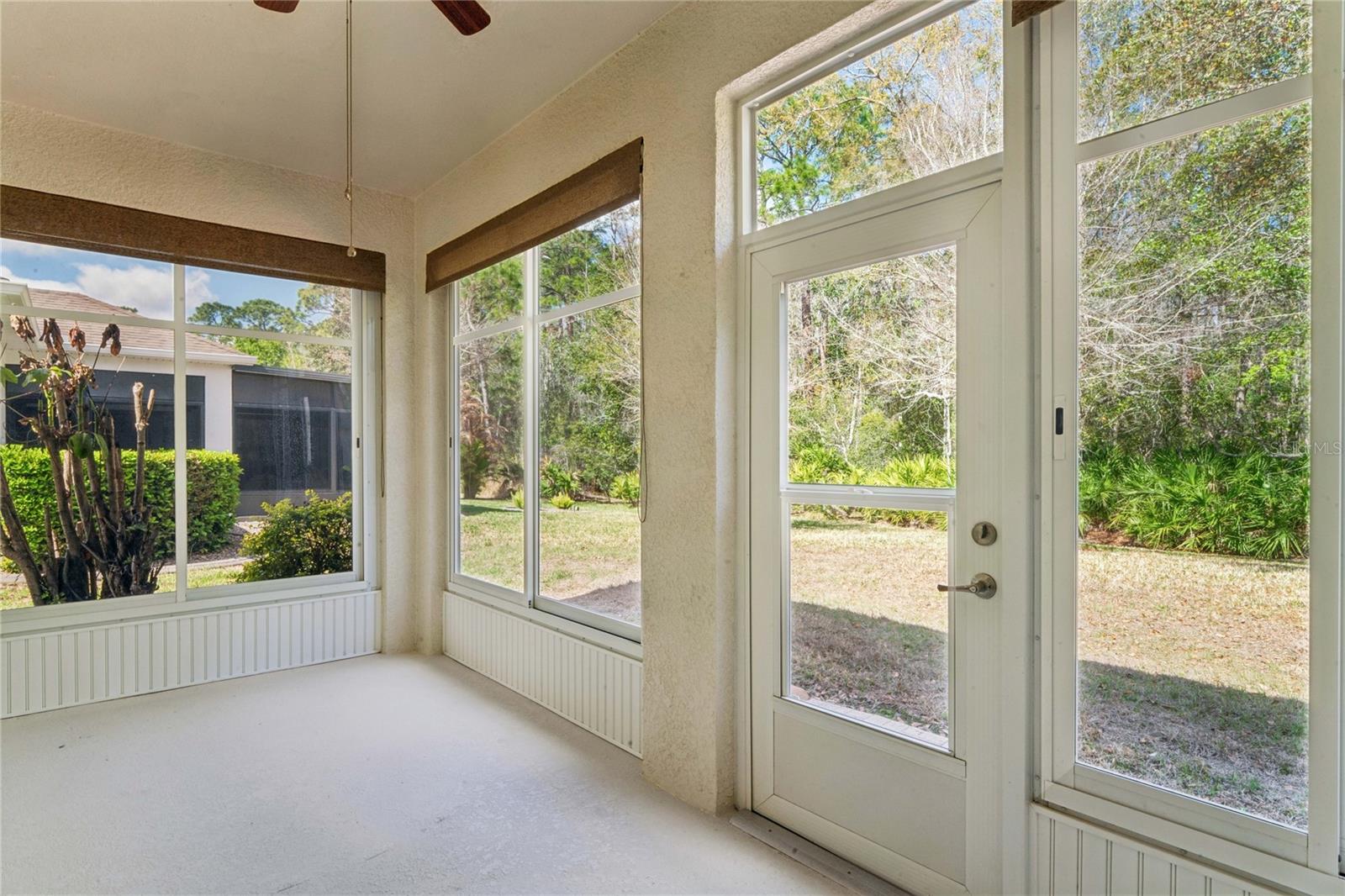 ACRYLIC WINDOWS ALLOW FOR NEAR YEAR-ROUND USE