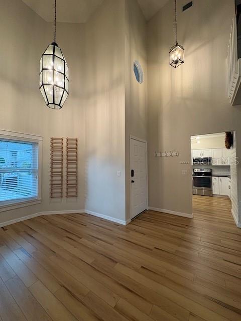 Front foyer to Dining  and Kitchen
