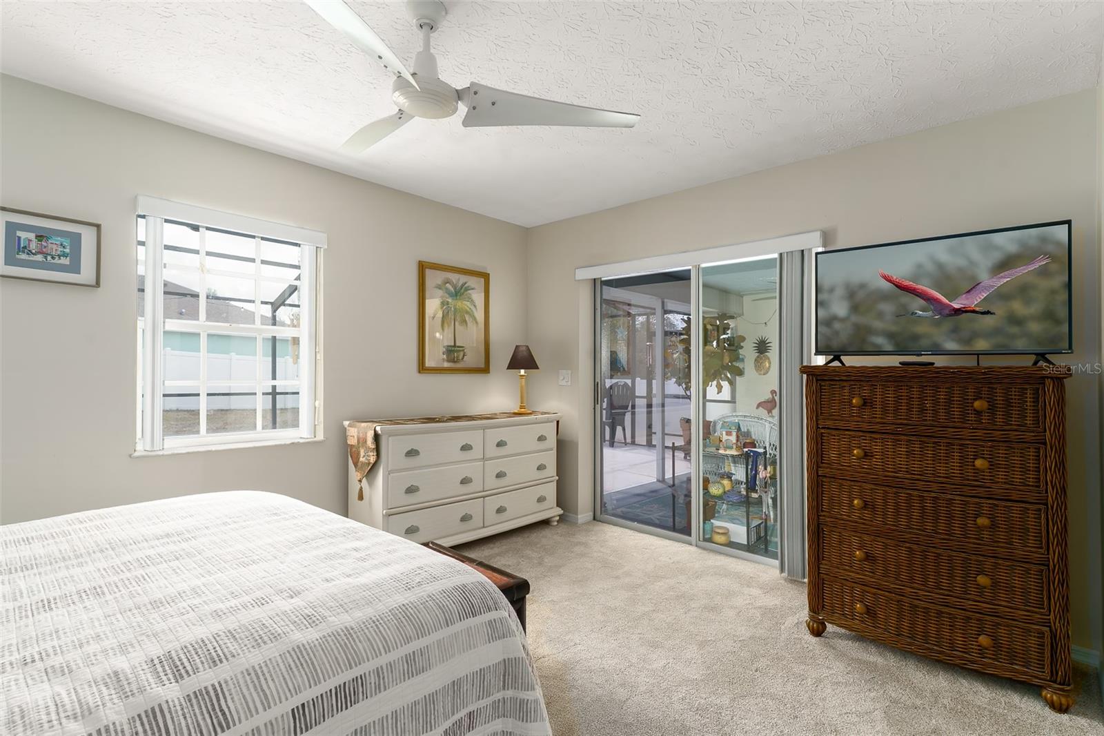 remember that 3rd bedroom with the ensuite... direct access to the porch and pool and it's NOT the master!