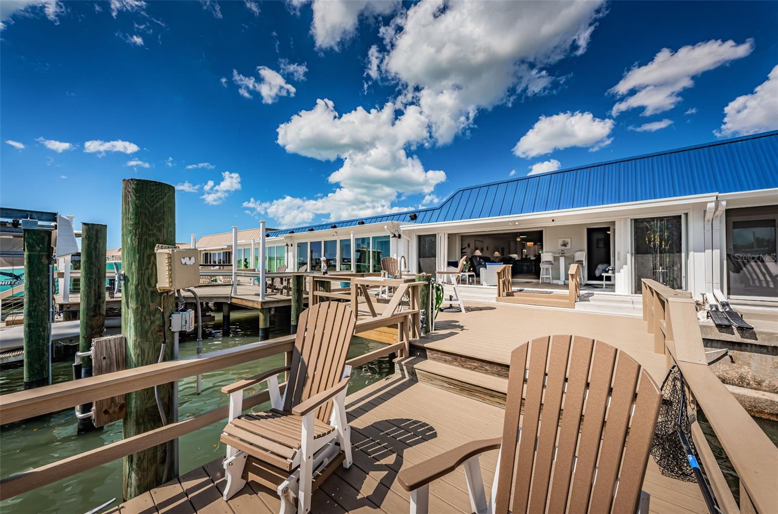 Spacious Dock with different elevations