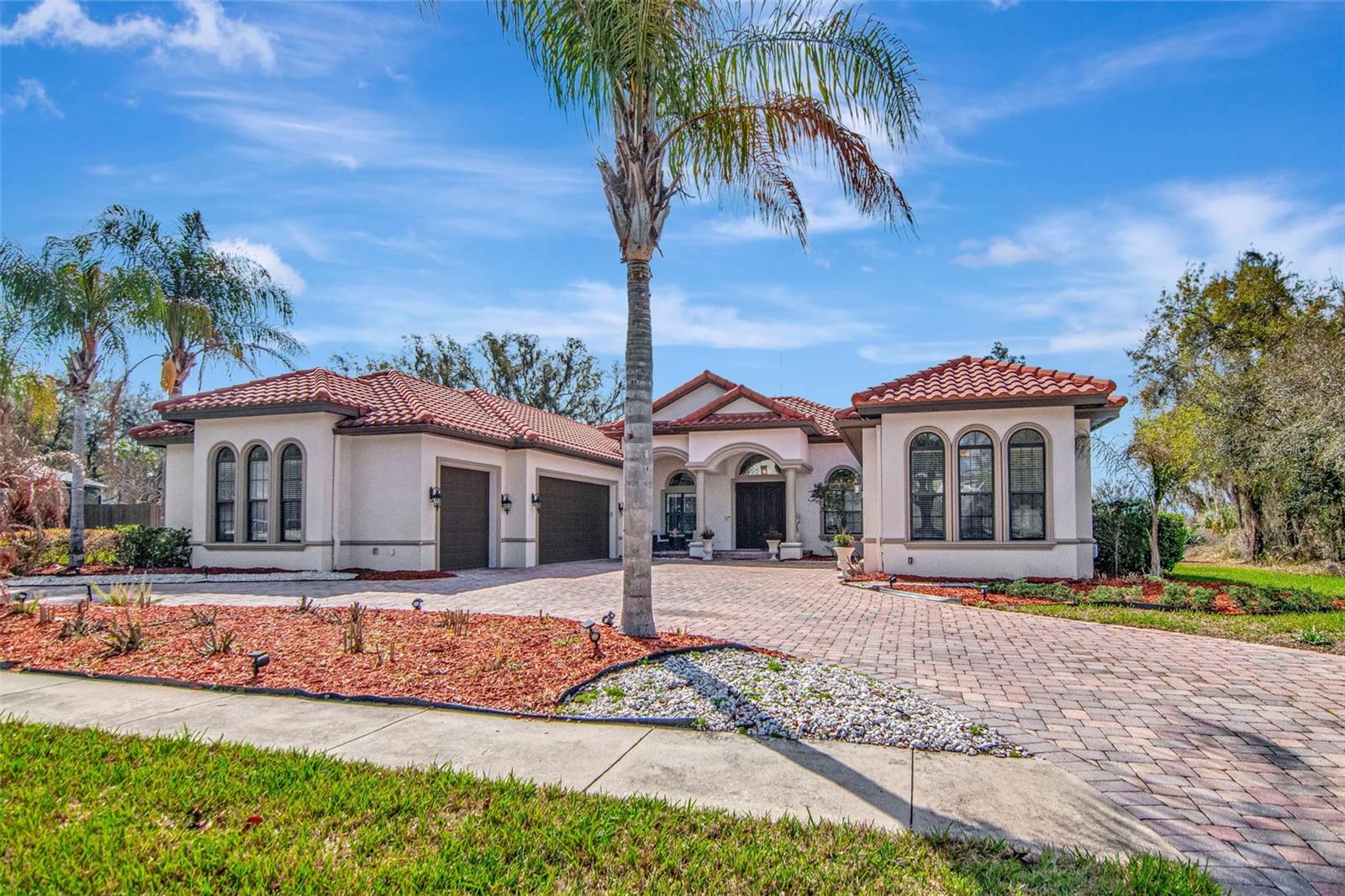 exterior with large circle drive