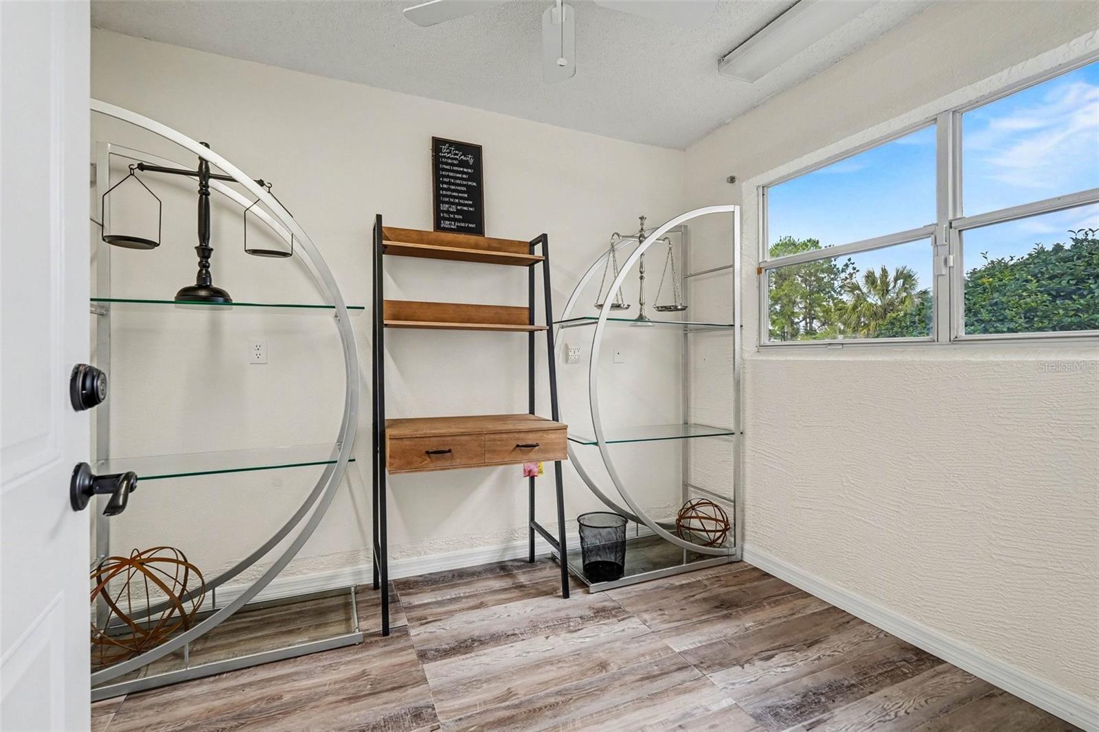 BONUS ROOM - located off the garage.