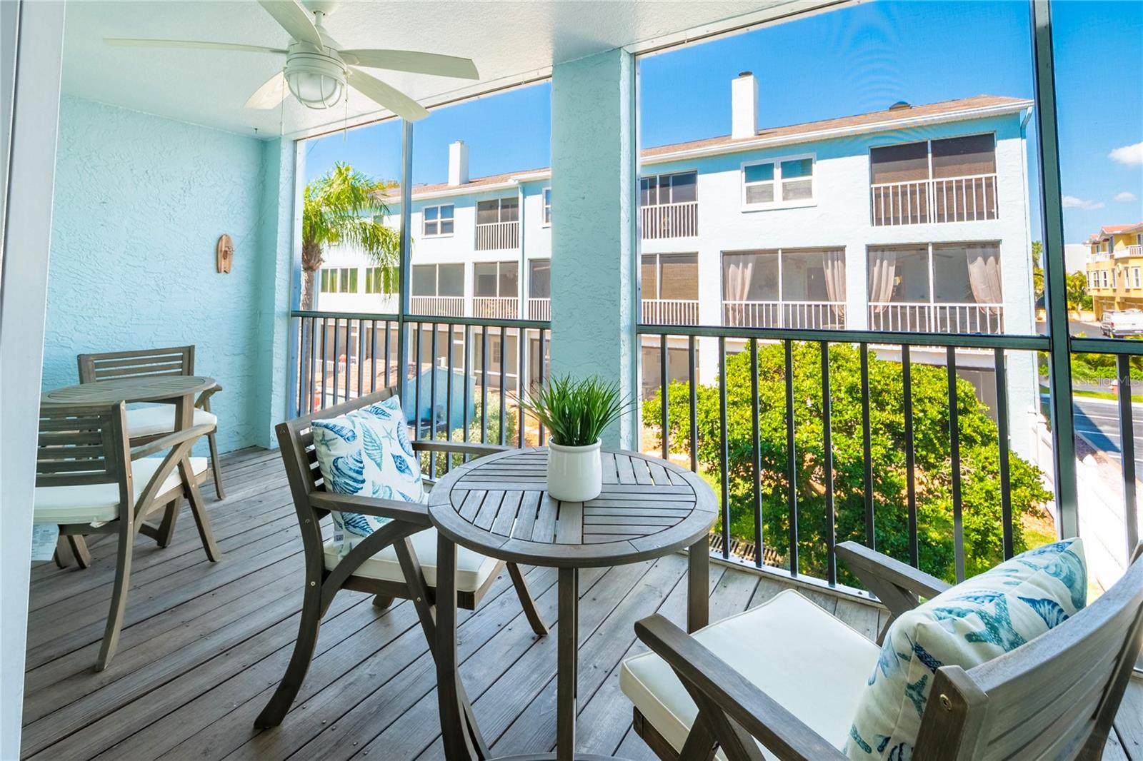 Living room level balcony
