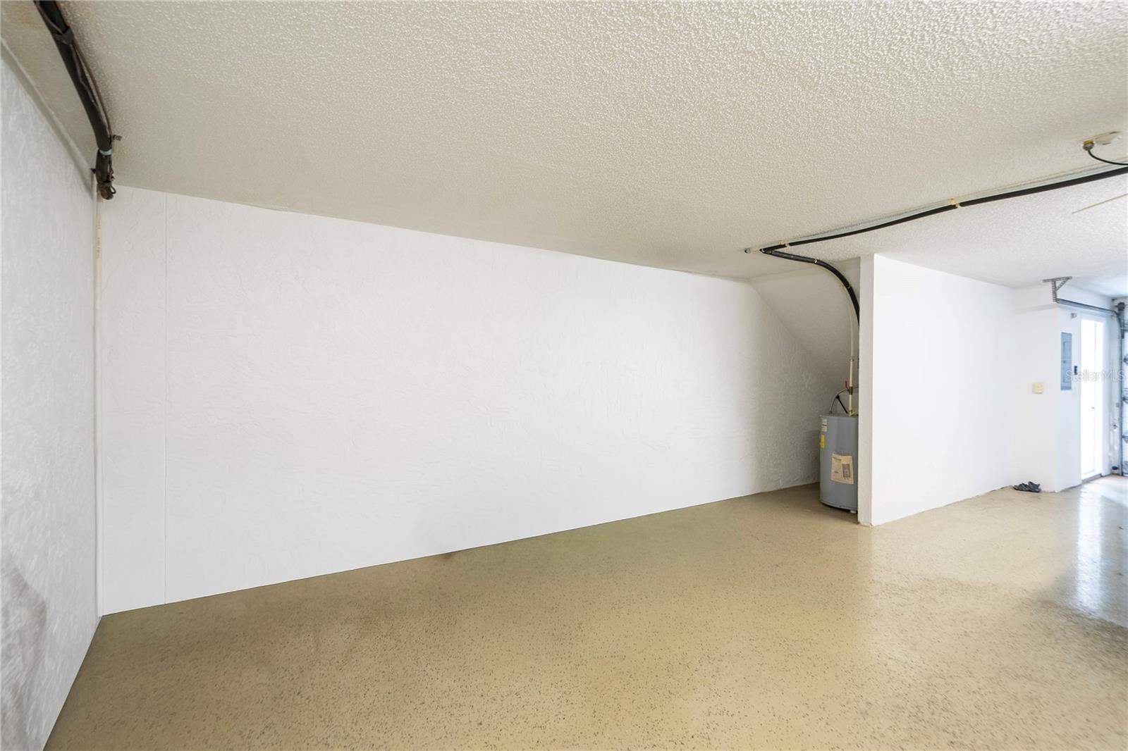 Oversized 2car garage - tandem parking