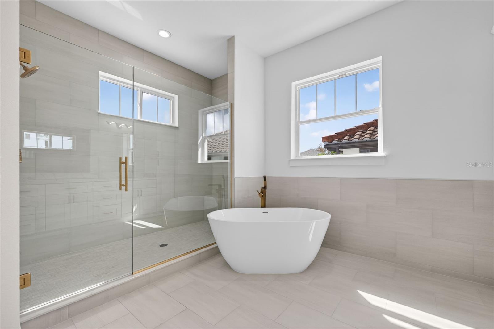 5-piece luxurious primary en-suite