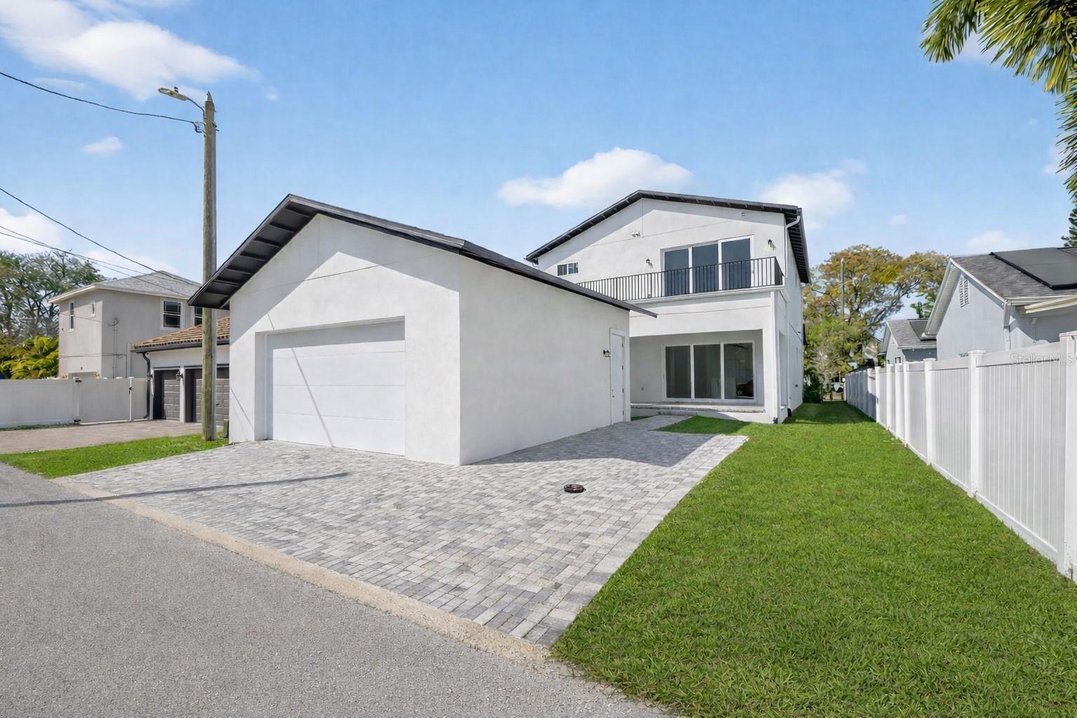 Alley access parking and detached garage for potential ADU