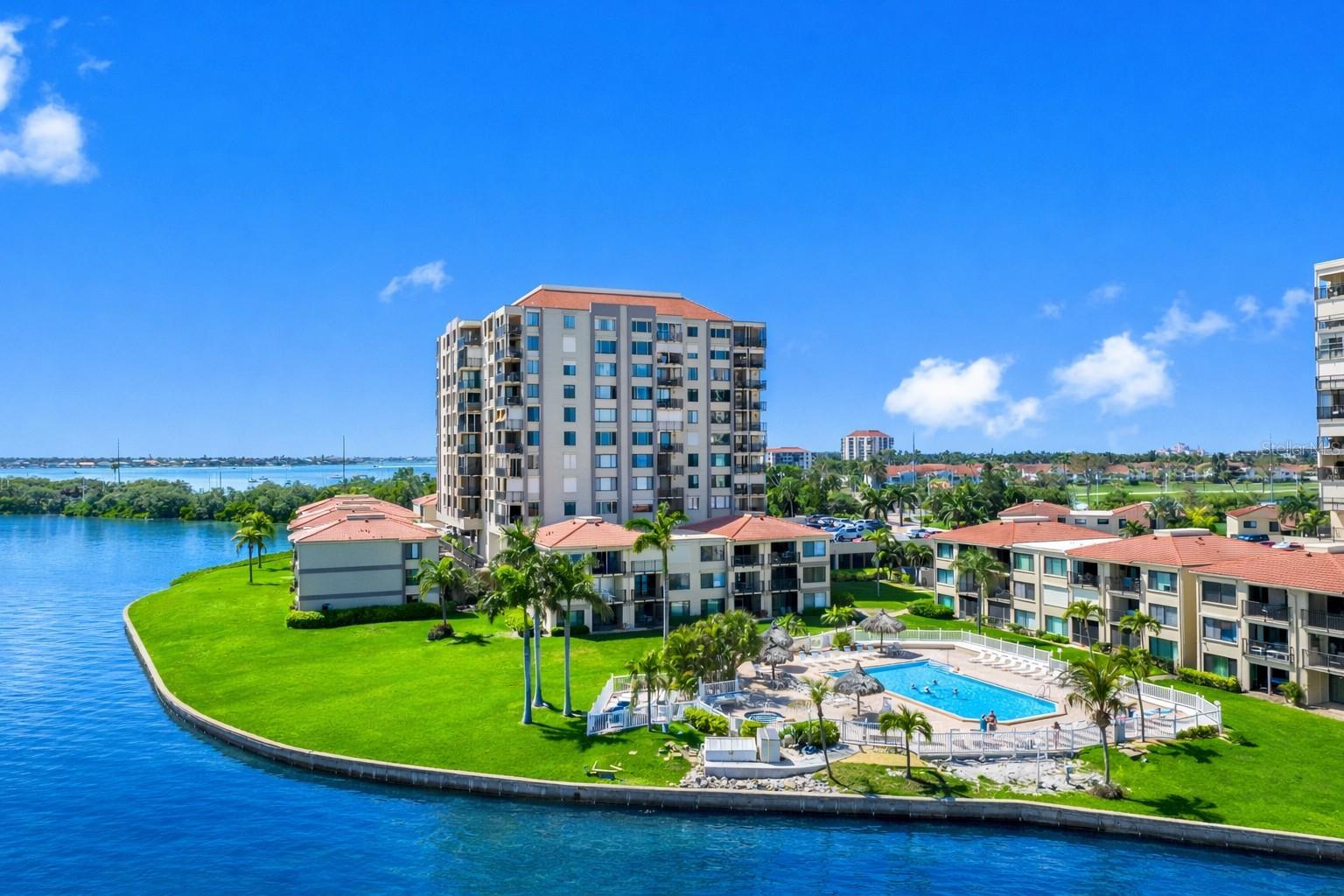 Waterfront Corner Condo on Isla Del Sol