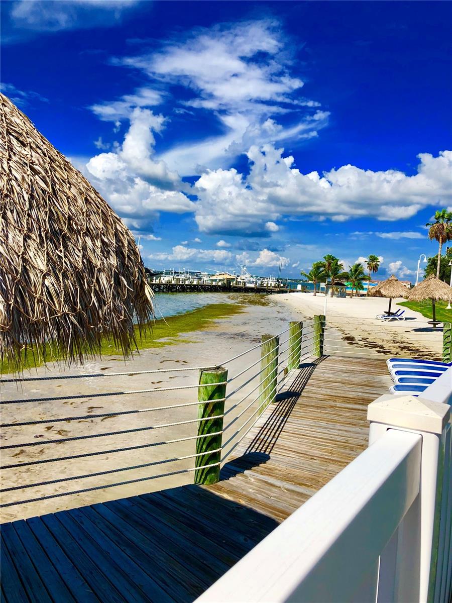 Isla Yacht and Country Club pool and beach