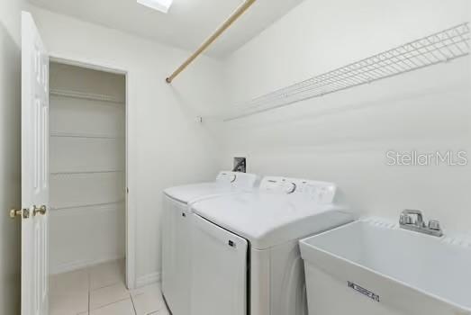 Laundry room washer/dryer convey