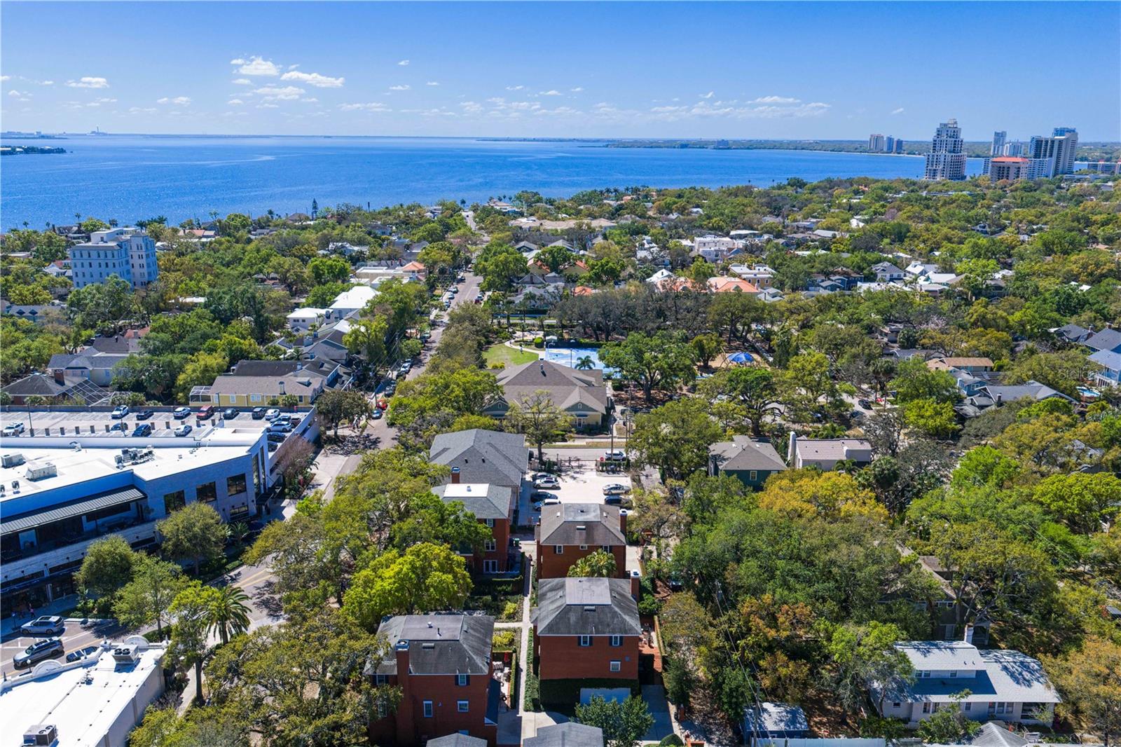 A 10 min walk and you'll be enjoying a stroll along Beautiful Bayshore Blvd.