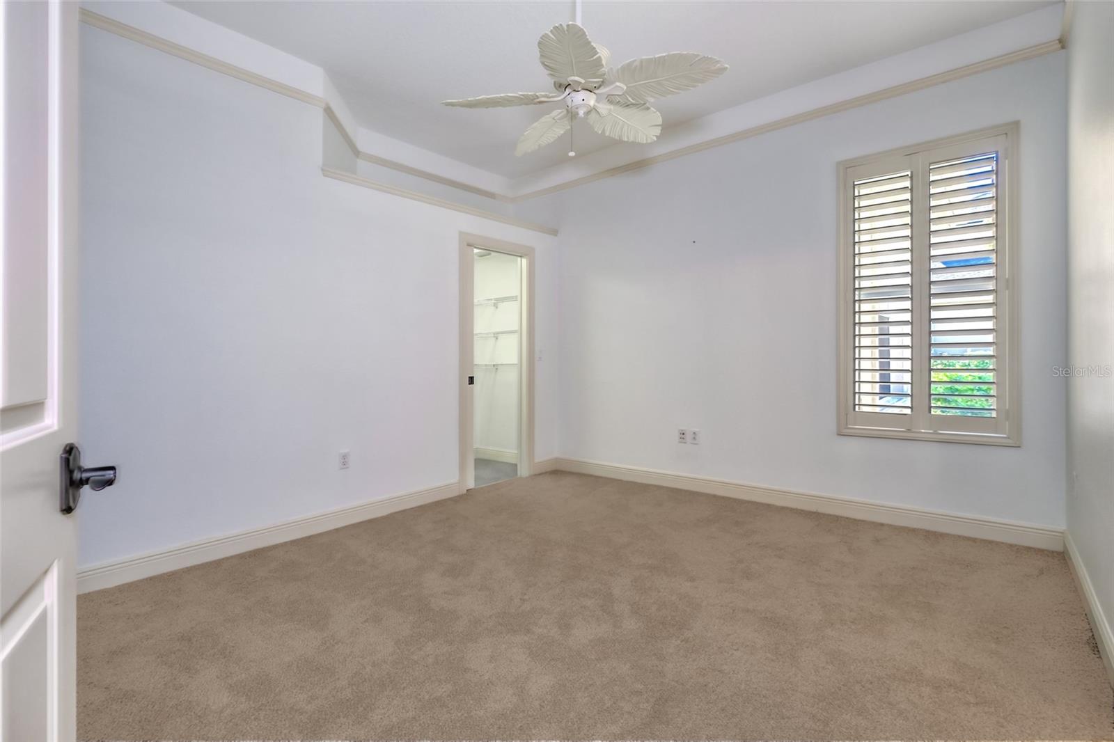 Guest room with jack and jill