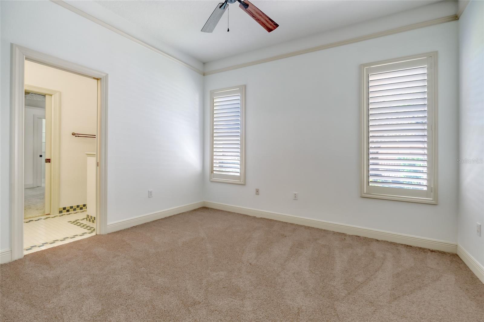 Guest room with jack and jill