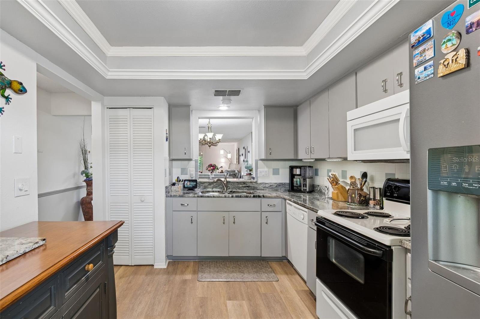 Eat Of Space for Eat-In Kitchen