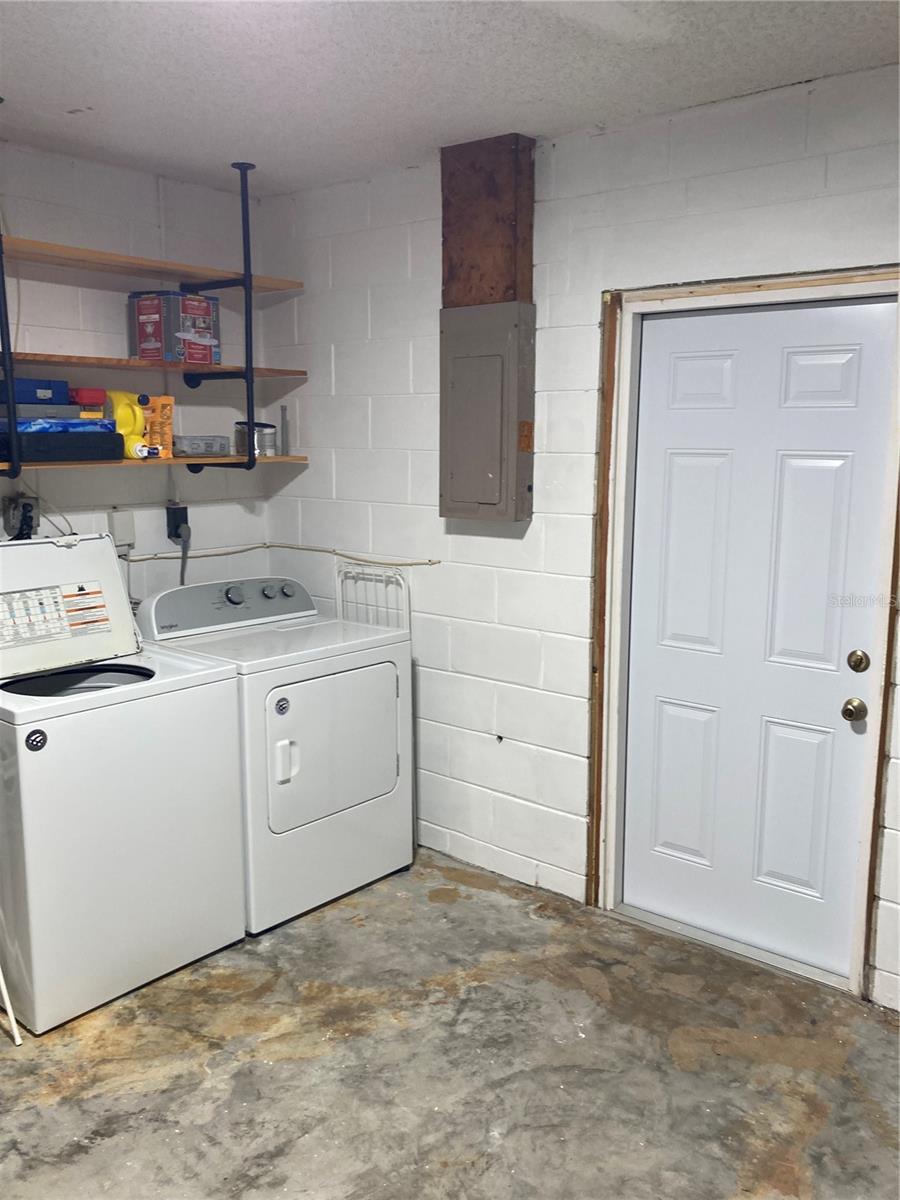 LAUNDRY IN GARAGE