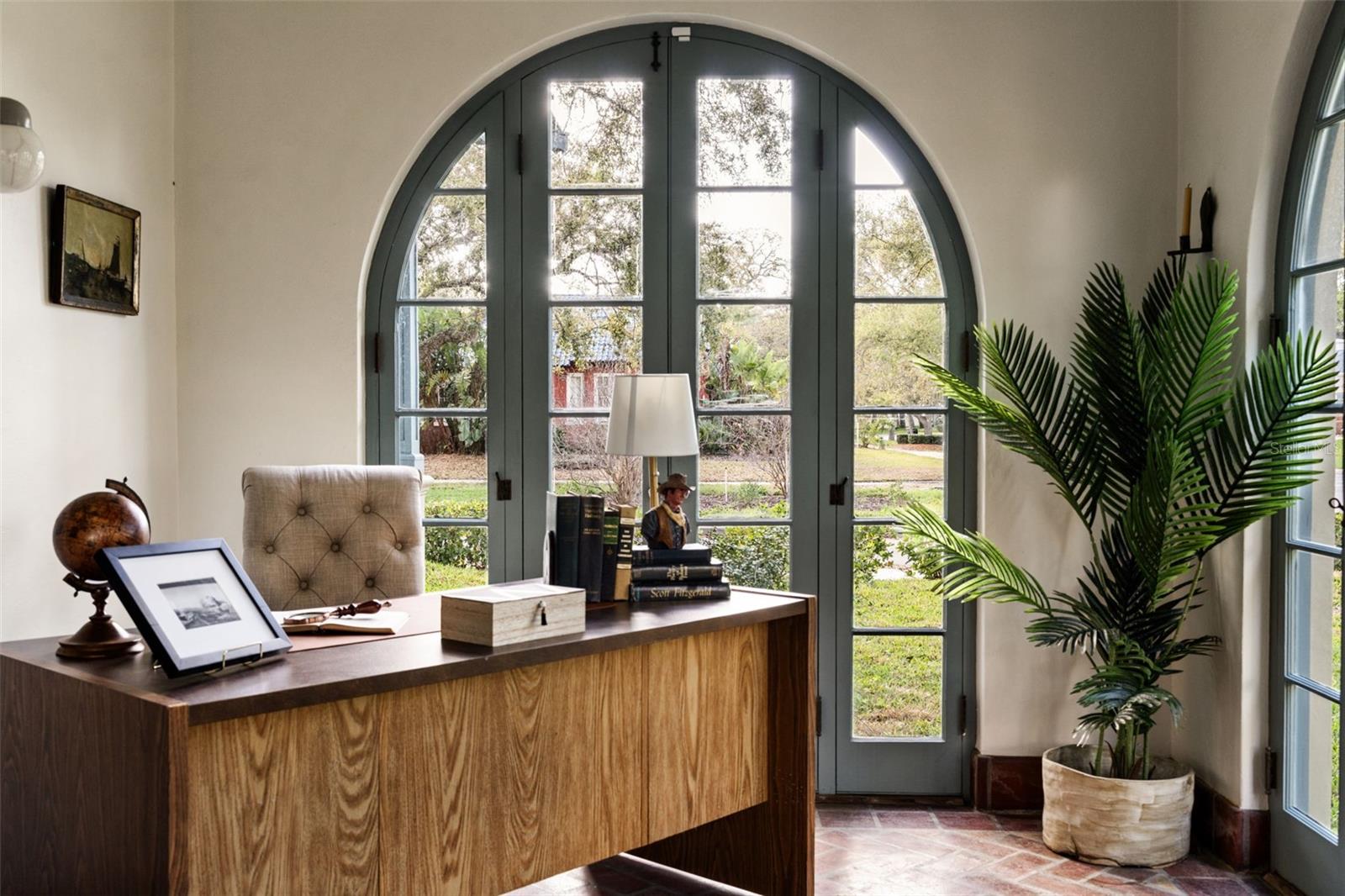 403 Jasmine Way - Sunroom office