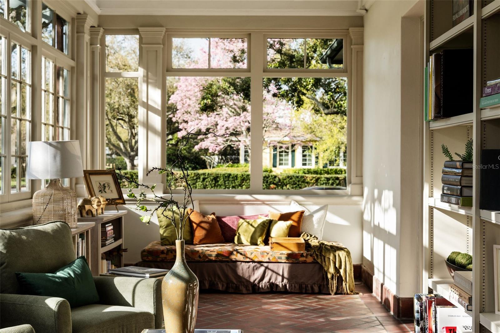 403 Jasmine Way - Sunroom Library